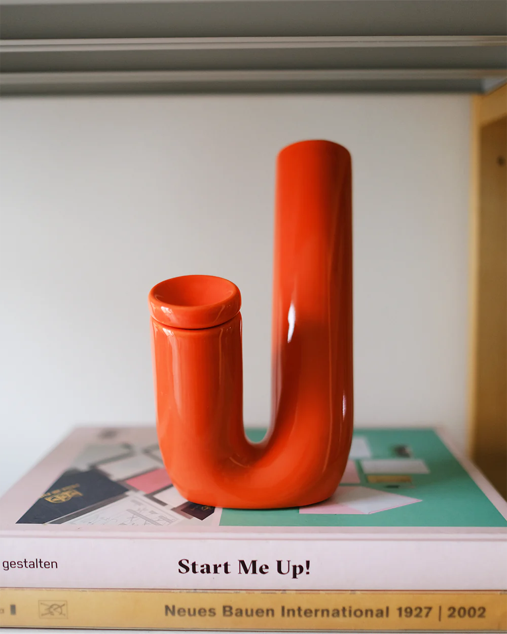 VS001 - RED CERAMIC BONG