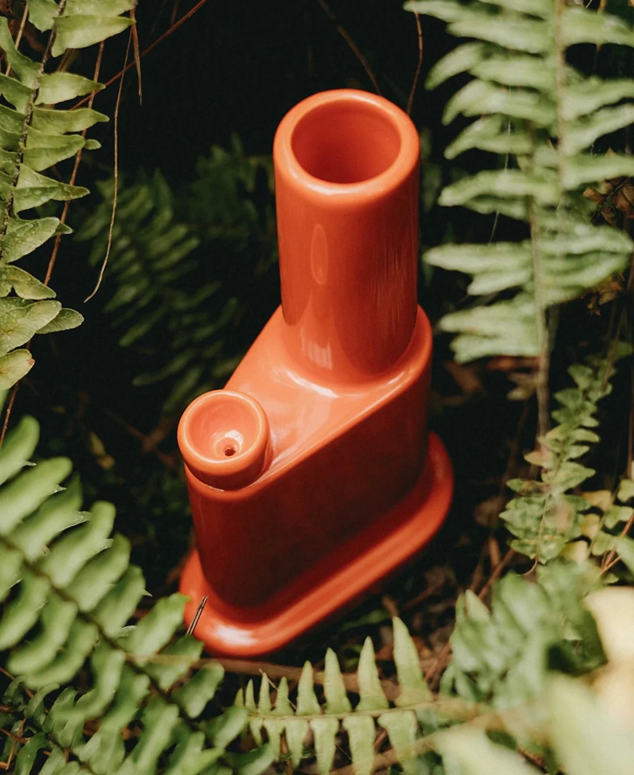 SB001 - RED CERAMIC BONG